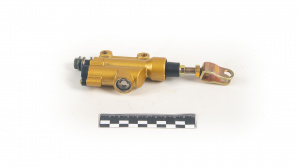 Главный тормозной цилиндр задний #1 Главный тормозной цилиндр задний #1